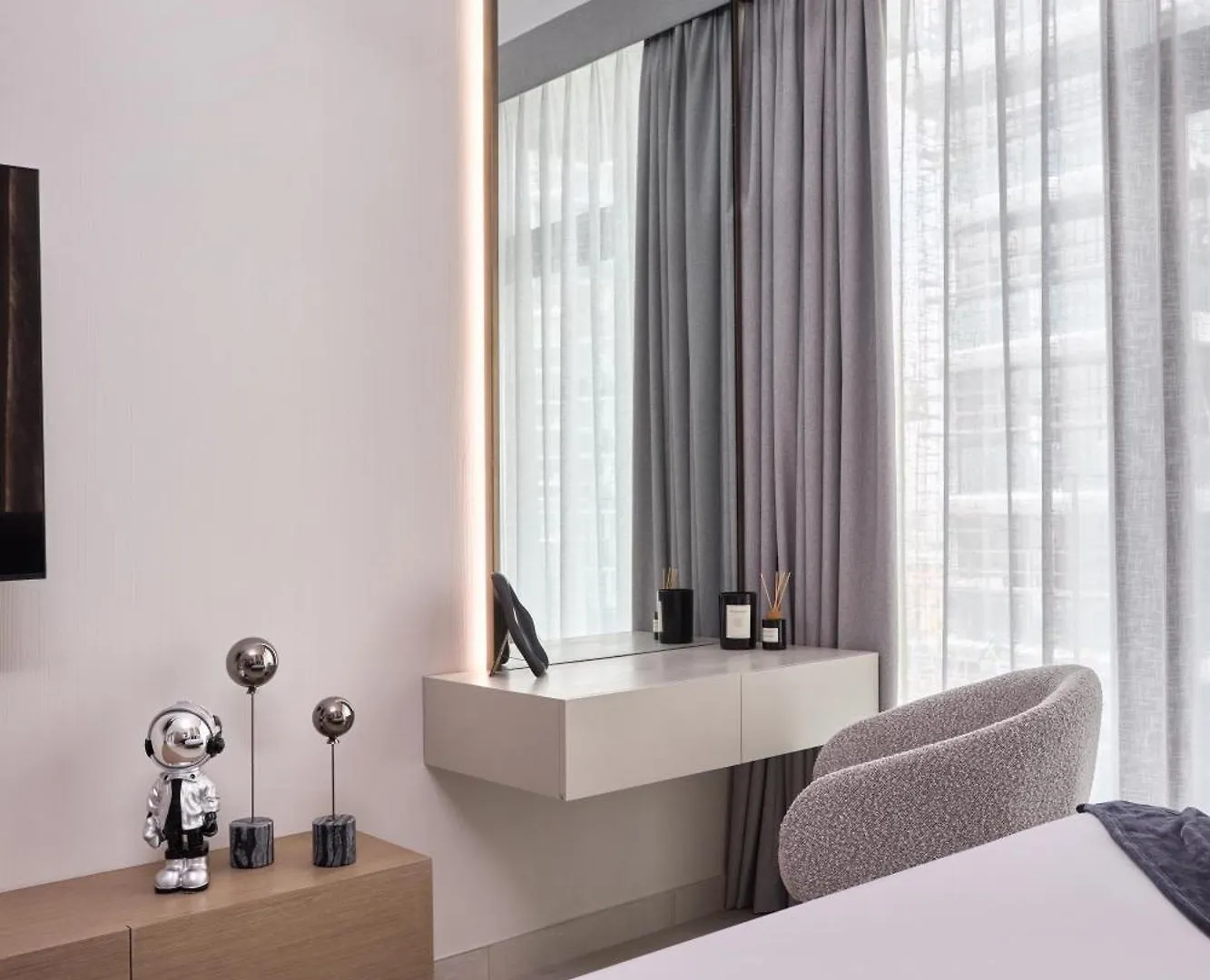 Lux High-Rise Studio 12Th Floor Westwood Grande Dubai Apartment